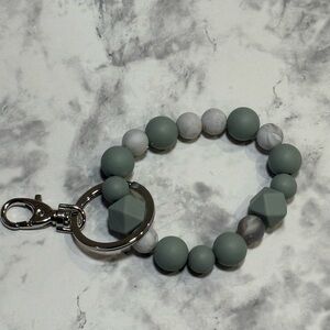 Green and Marble Beaded Wristlet Keychain